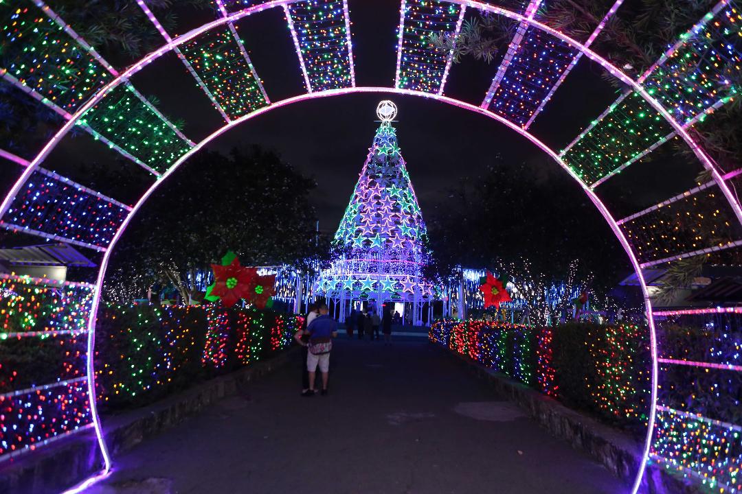 Hondureños disfrutan en su máximo esplendor las Villas Navideñas - El ...